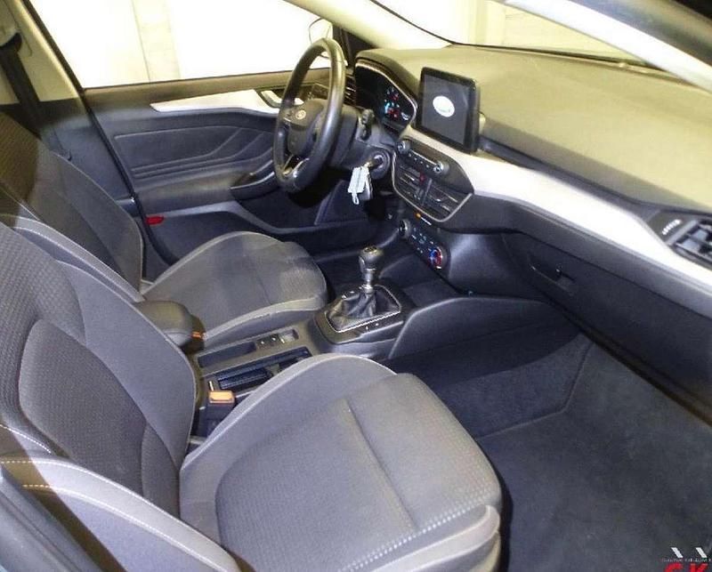 Gebraucht Ford Focus 120 PS (88 kW) 2020 Schwarz Kombi
