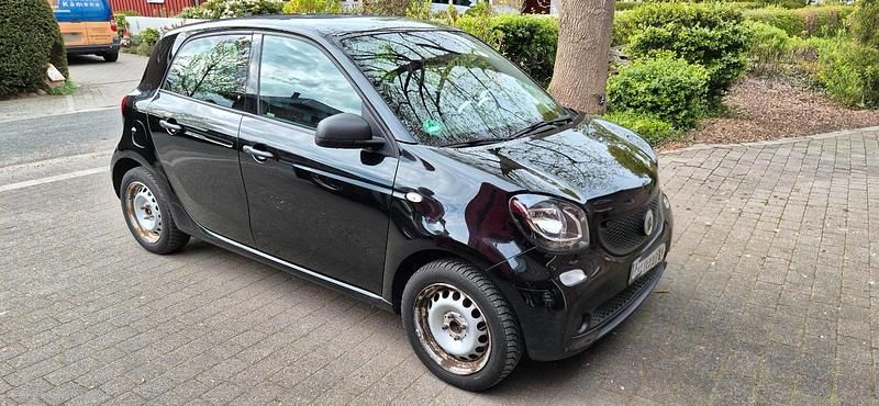 Second-hand Smart ForFour 70 CP (51 kW) 2015 Negru Hatchback