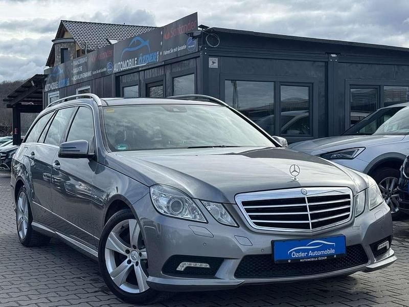 Gebraucht Mercedes E350 Avantgarde 231 PS (169 kW) 2010 Palladiumsilber  metalliclack Kombi