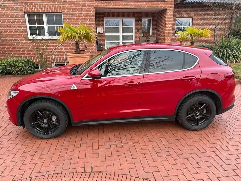 Gebraucht Alfa Romeo Stelvio Super 280 PS (205 kW) 2017 Rot SUV