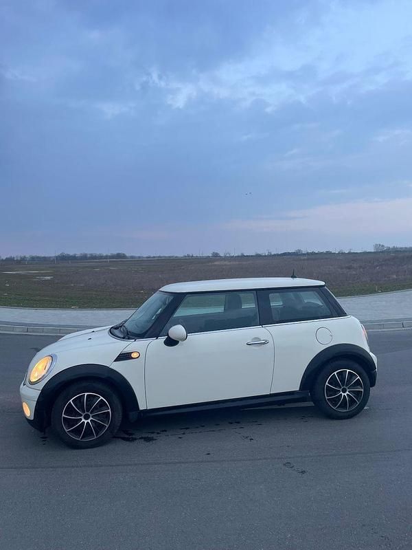 Usado Mini ONE 75 HP (55 kW) 2010 Preto Citadino