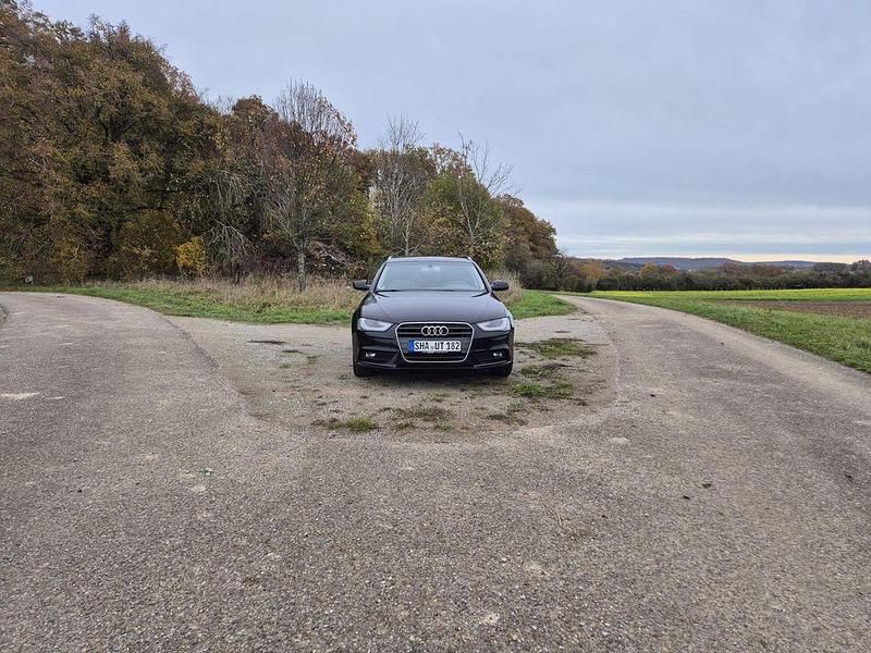 Gebraucht Audi A4 Attraction 143 PS (105 kW) 2013 Schwarz Kombi