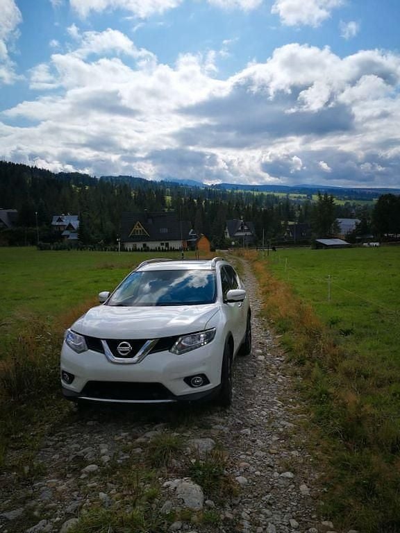 Weiß Gebraucht 2016 Nissan X-Trail Tekna SUV | 9.000 € (Guter Preis) - Bild 1/4