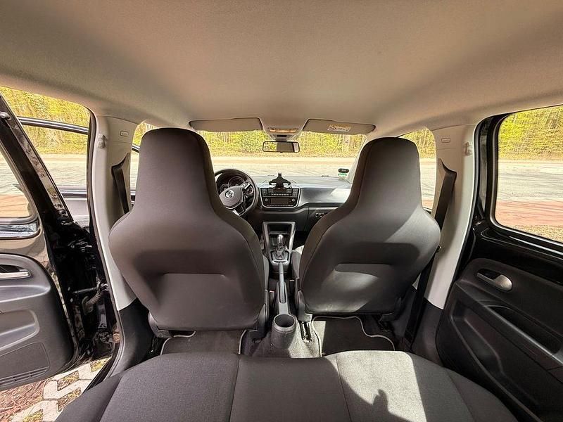 Second-hand VW e-up! 61 kW (83 CP) 2021 Negru Hatchback
