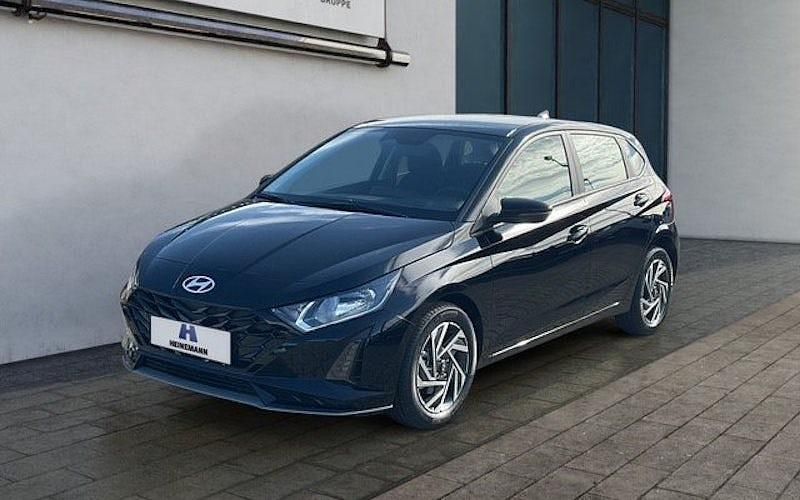 Phantom black Neu 2025 Hyundai i20 Trend Limousine | 22.790 € (Fairer Preis) - Bild 1/4