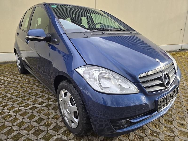 Gebraucht Mercedes A160 95 PS (69 kW) 2012 Blau Kleinwagen