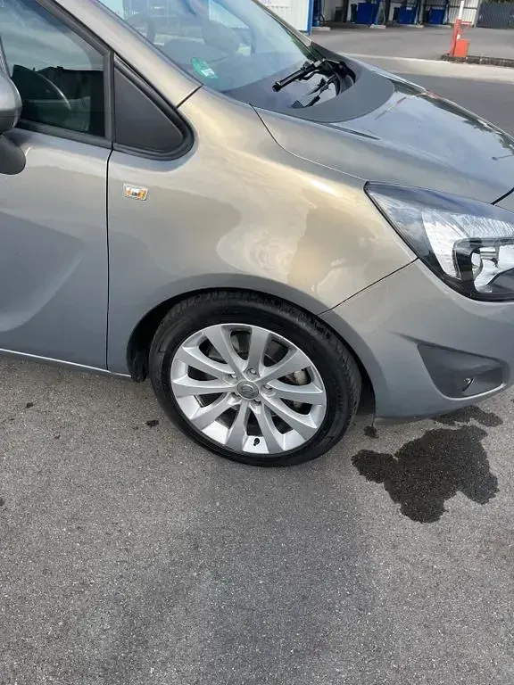 Gebraucht Opel Meriva Innovation 101 PS (74 kW) 2010 Van / Kleinbus