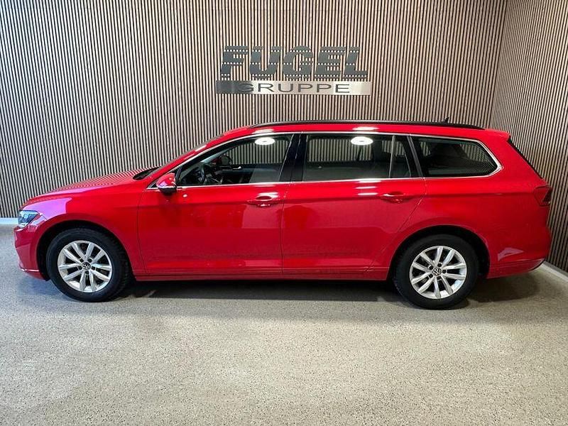 Gebraucht VW Passat Business 122 PS (89 kW) 2023 Tornadorot Kombi