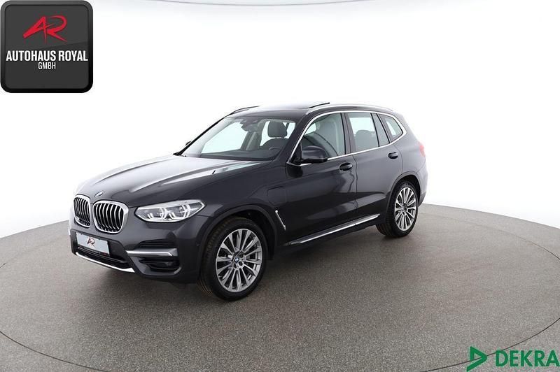 Grau Gebraucht 2021 BMW X3 Luxury Line SUV | 29.880 € (Guter Preis) - Bild 1/4
