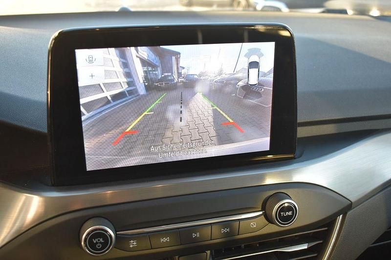 Gebraucht Ford Focus Titanium X 120 PS (88 kW) 2021 Grau Limousine