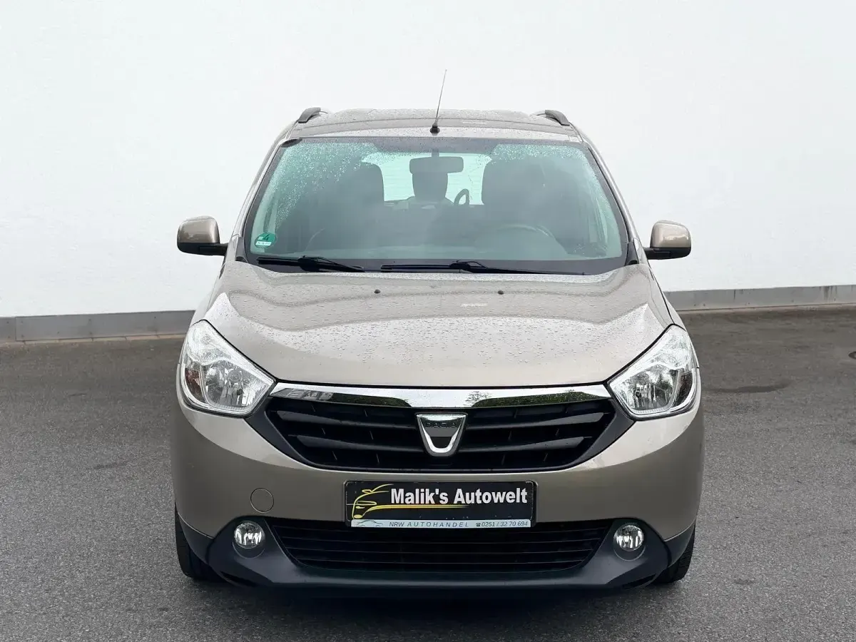 Gebraucht Dacia Lodgy Prestige 107 PS (78 kW) 2014 Braun Van / Kleinbus