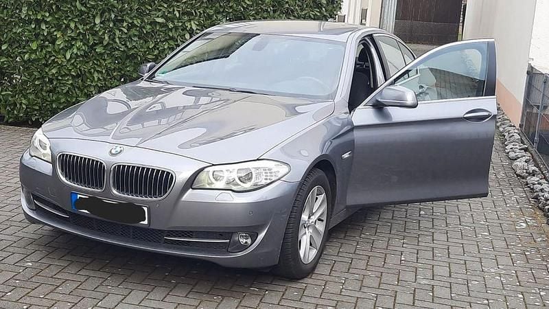 Gebraucht BMW 523 204 PS (150 kW) 2011 Grau Limousine