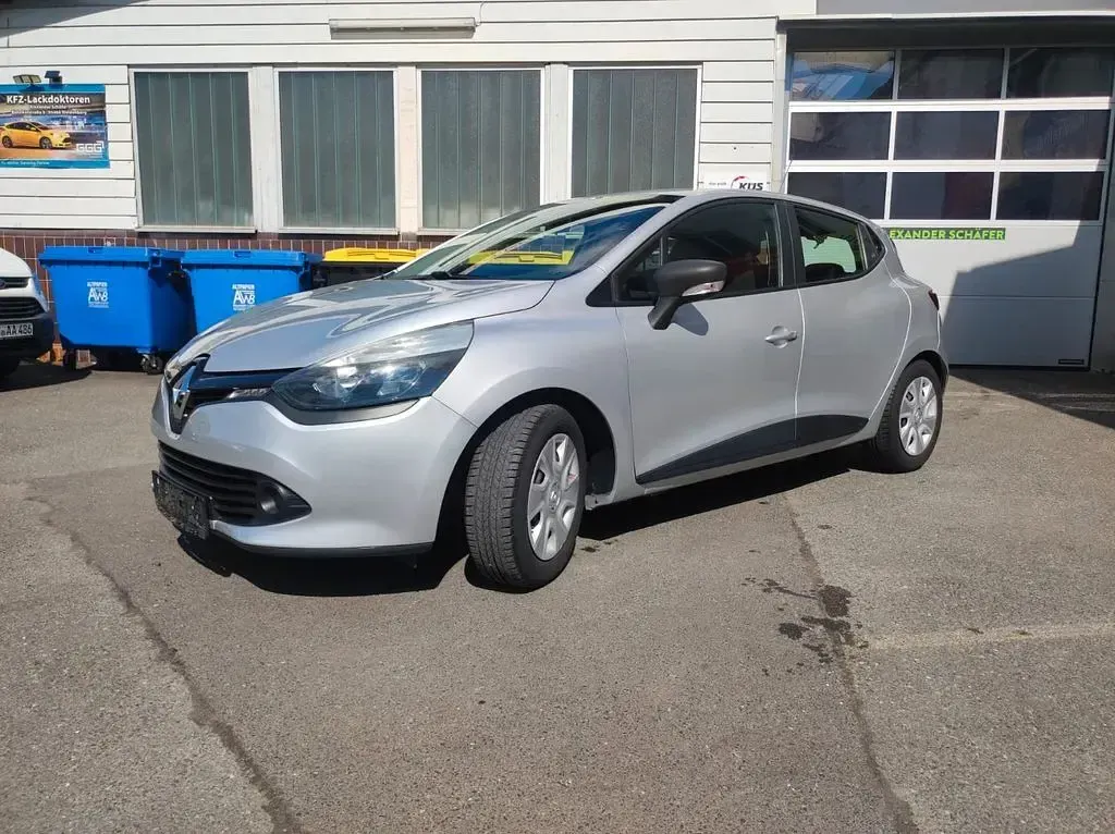 Gebraucht Renault Clio Life 73 PS (53 kW) 2016 Silber Limousine