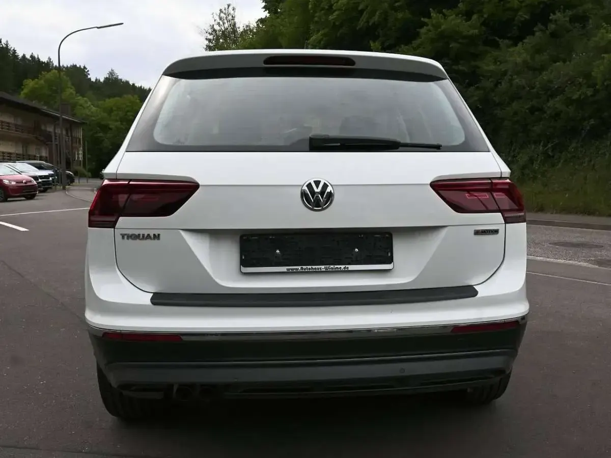 Gebraucht VW Tiguan Highline 150 PS (110 kW) 2019 Pure white SUV