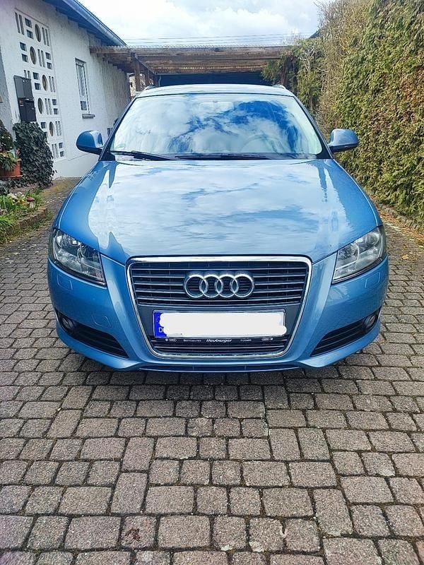 Gebraucht Audi A3 Attraction 125 PS (91 kW) 2010 Blau Kleinwagen