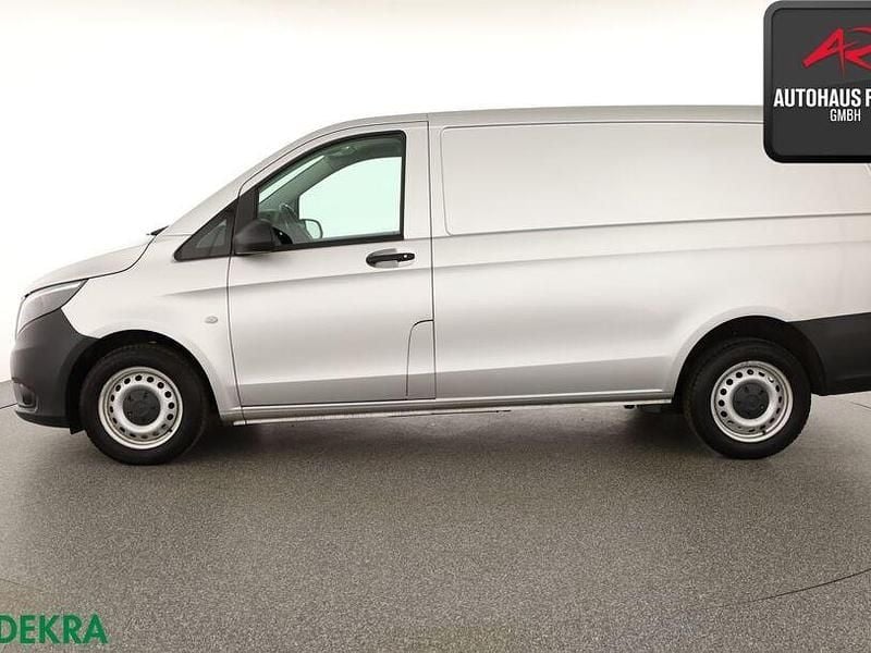 Gebraucht Mercedes Vito 102 PS (75 kW) 2020 Silber Van