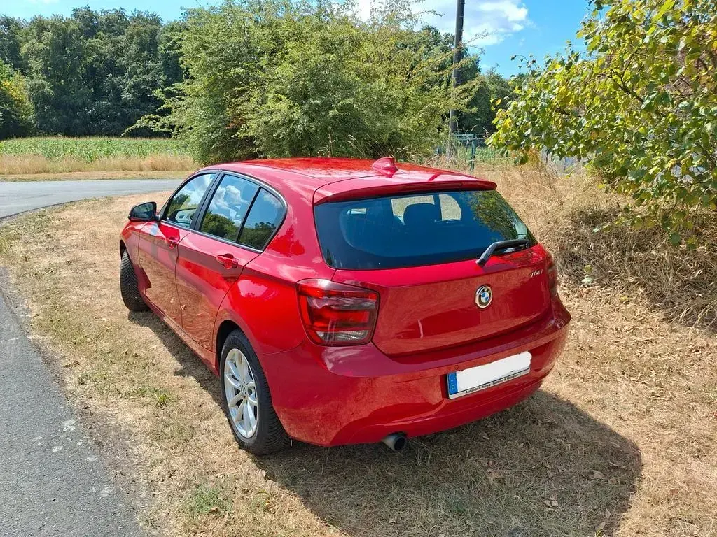 Gebraucht BMW 114 102 PS (75 kW) 2014 Rot Kleinwagen