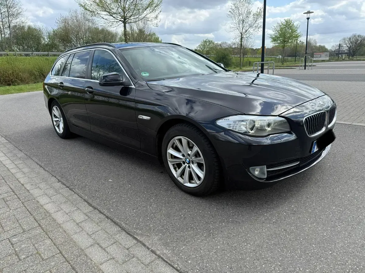 Gebraucht BMW 525 204 PS (150 kW) 2011 Schwarz Kombi