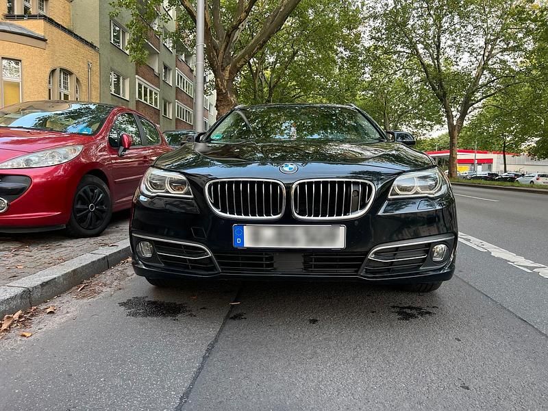 Schwarz Gebraucht 2015 BMW 530 Kombi | 12.500 € - Bild 1/4