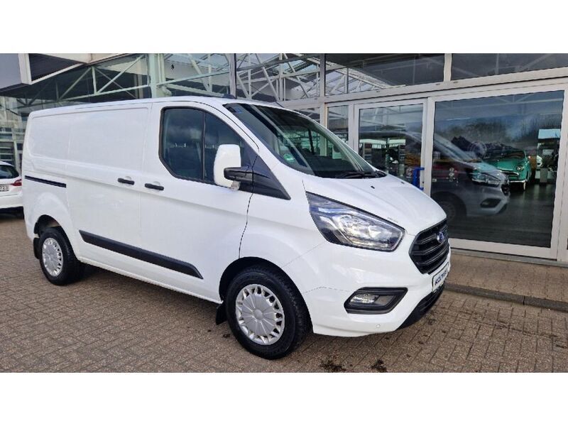 Gebraucht Ford Transit Custom Trend 131 PS (96 kW) 2022 Frostweiß Van