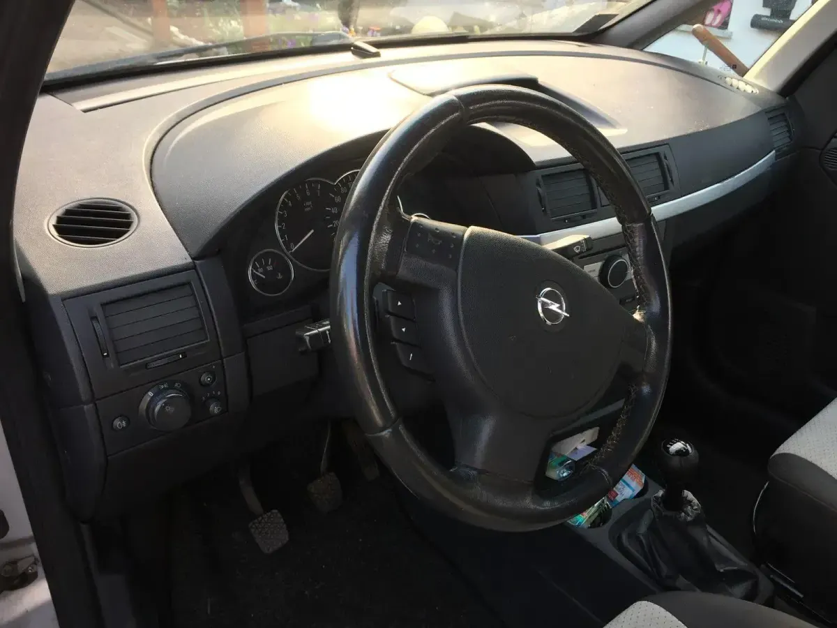 Gebraucht Opel Meriva 125 PS (91 kW) 2004 Van / Kleinbus