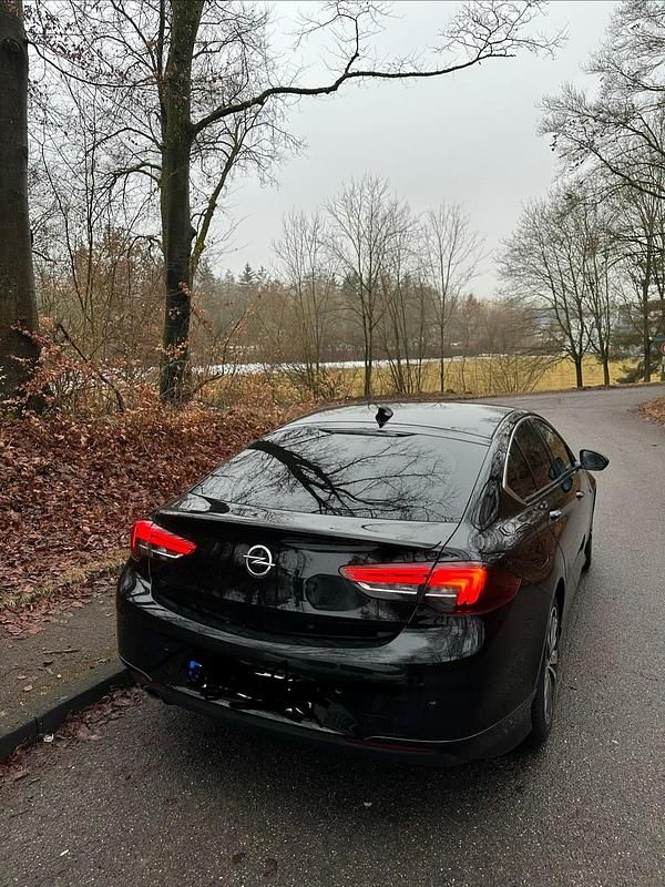 Gebraucht Opel Insignia Sport 140 PS (102 kW) 2018 Schwarz Limousine