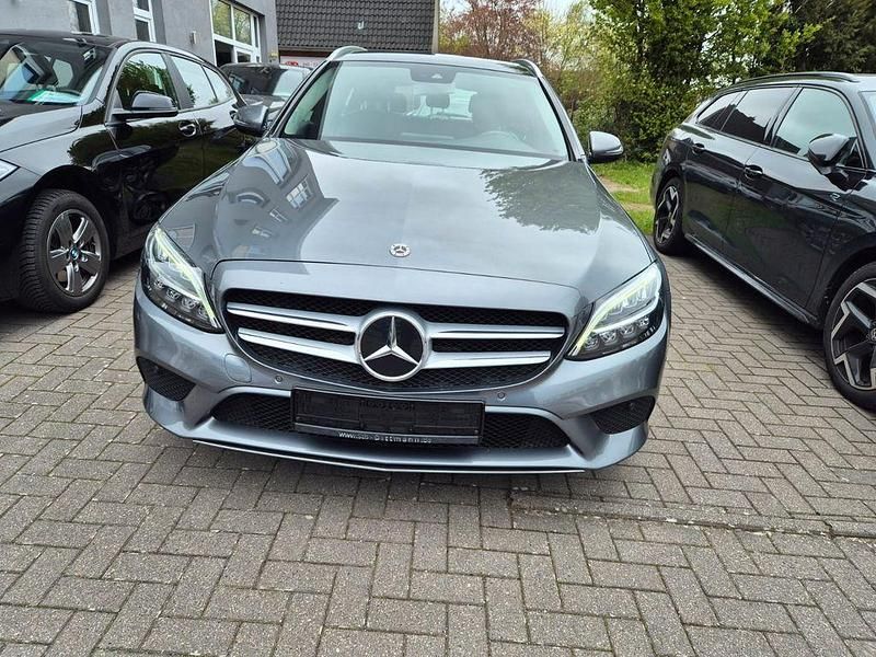Gebraucht Mercedes C300 Avantgarde 258 PS (189 kW) 2020 Grau Limousine