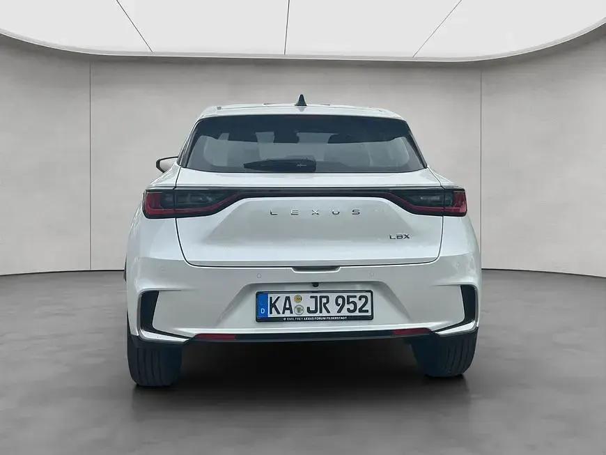 Gebraucht Lexus LBX 91 PS (66 kW) 2026 Weiß SUV
