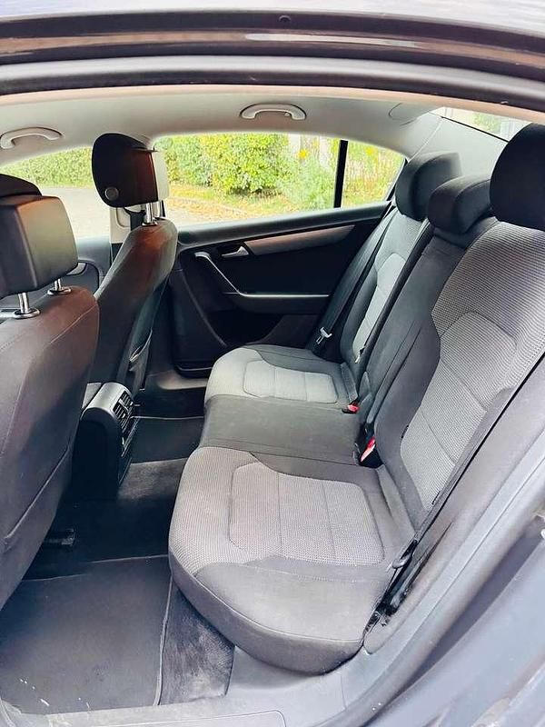 Gebraucht VW Passat 140 PS (102 kW) 2014 Grau Limousine