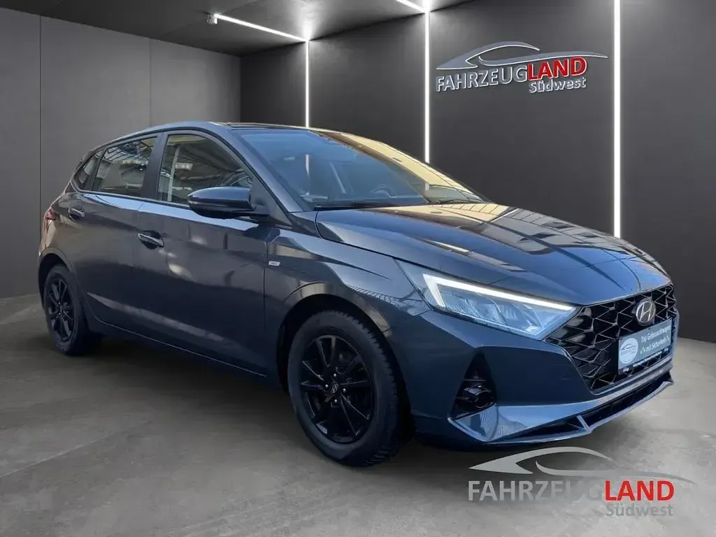 Gebraucht Hyundai i20 Trend 120 PS (88 kW) 2021 Grau Kleinwagen