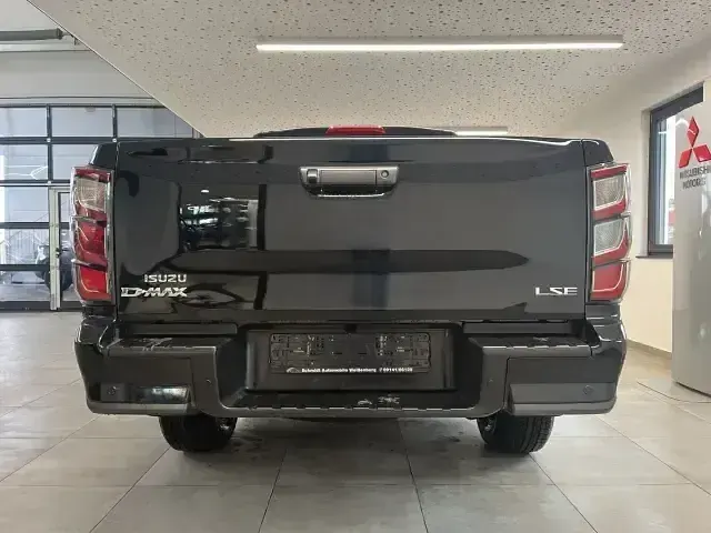 Uusi Isuzu D-Max 163 HP (119 kW) 2026 Musta Nouto