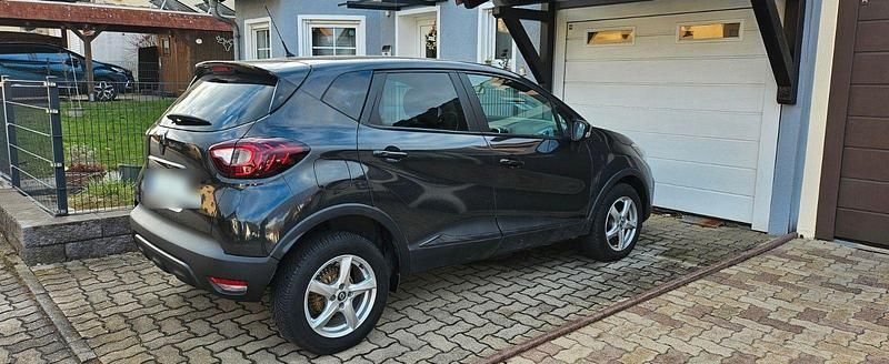 Gebraucht Renault Captur Experience 90 PS (66 kW) 2017 Schwarz SUV