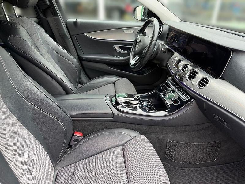 Gebraucht Mercedes E220 Exclusive 194 PS (142 kW) 2017 Schwarz Limousine