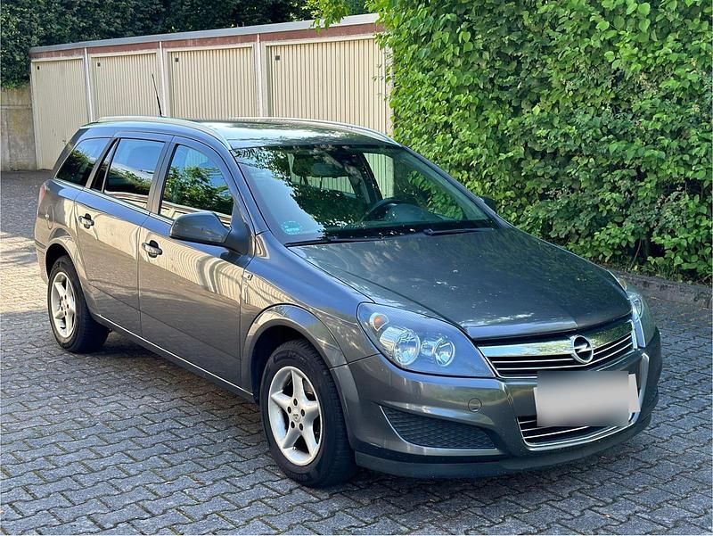 Gebraucht Opel Astra 115 PS (84 kW) 2010 Grau Kombi