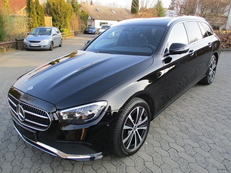 Schwarz Gebraucht 2021 Mercedes E300 Avantgarde Limousine | 24.999 € (Fairer Preis) - Bild 1/4