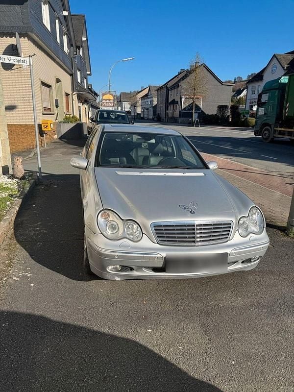 Gebraucht Mercedes C270 170 PS (125 kW) 2005 Silber Limousine