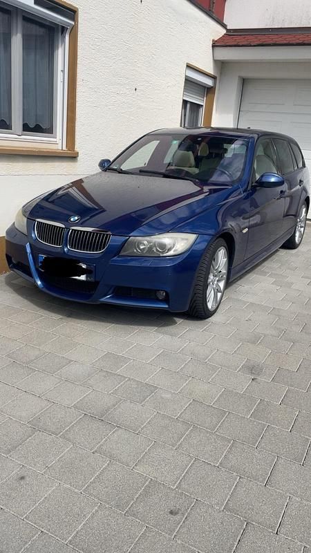 Blau Gebraucht 2005 BMW 330 Kombi | 4.200 € (Guter Preis) - Bild 1/2