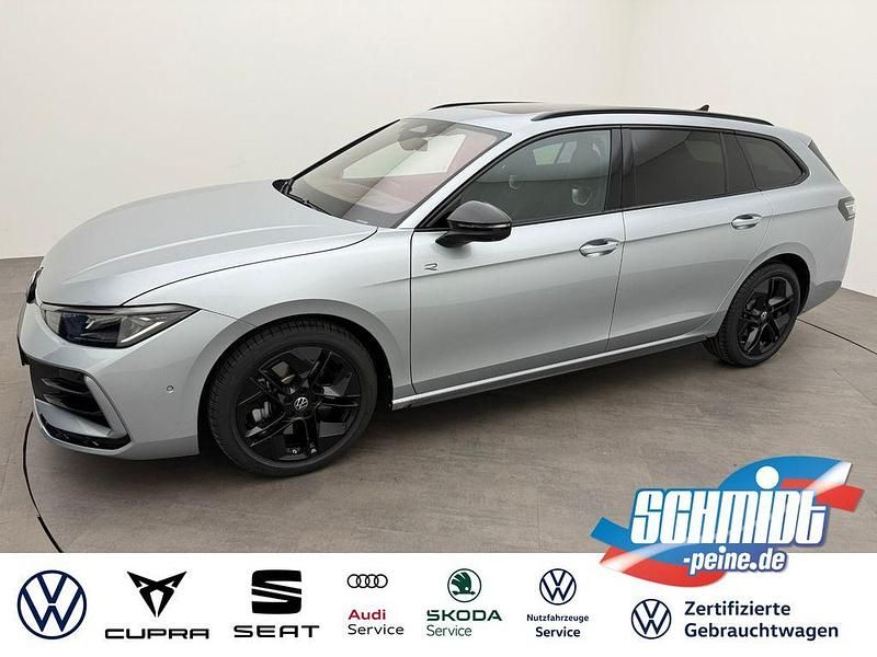 Gebraucht VW Passat 265 PS (194 kW) 2024 Silber Kombi