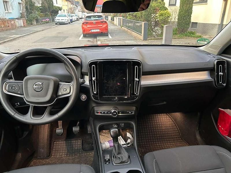 Gebraucht Volvo XC40 Momentum 129 PS (94 kW) 2022 Schwarz SUV