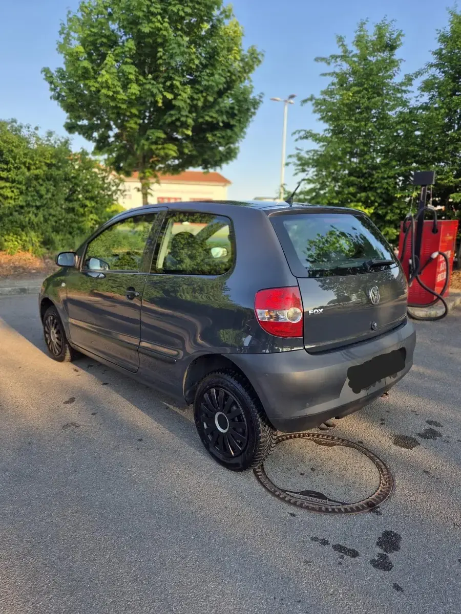Używany VW Fox 75 KM (55 kW) 2010 Andere farben Hatchback