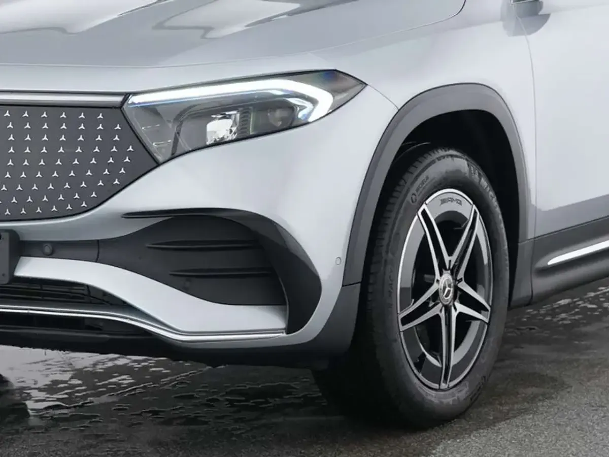 Gebraucht Mercedes EQB350 Premium 215 kW (293 PS) 2025 Lack hightechsilber SUV