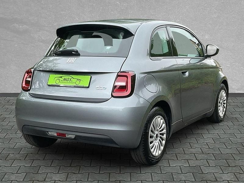 Gebraucht Fiat 500e Action 69 kW (95 PS) 2023 Colore esterno (mineral grau) Kleinwagen