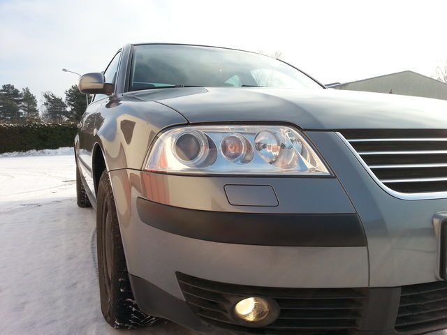 Usata VW Passat 139 CV (102 kW) 2003 Grigio Berlina