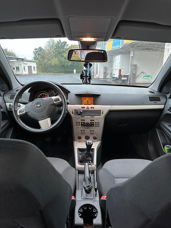 Gebraucht Opel Astra 2009 Schwarz Coupé