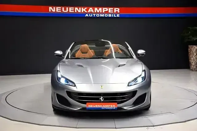 Second-hand Ferrari Portofino 600 CP (441 kW) 2020 Argintiu Cabrio