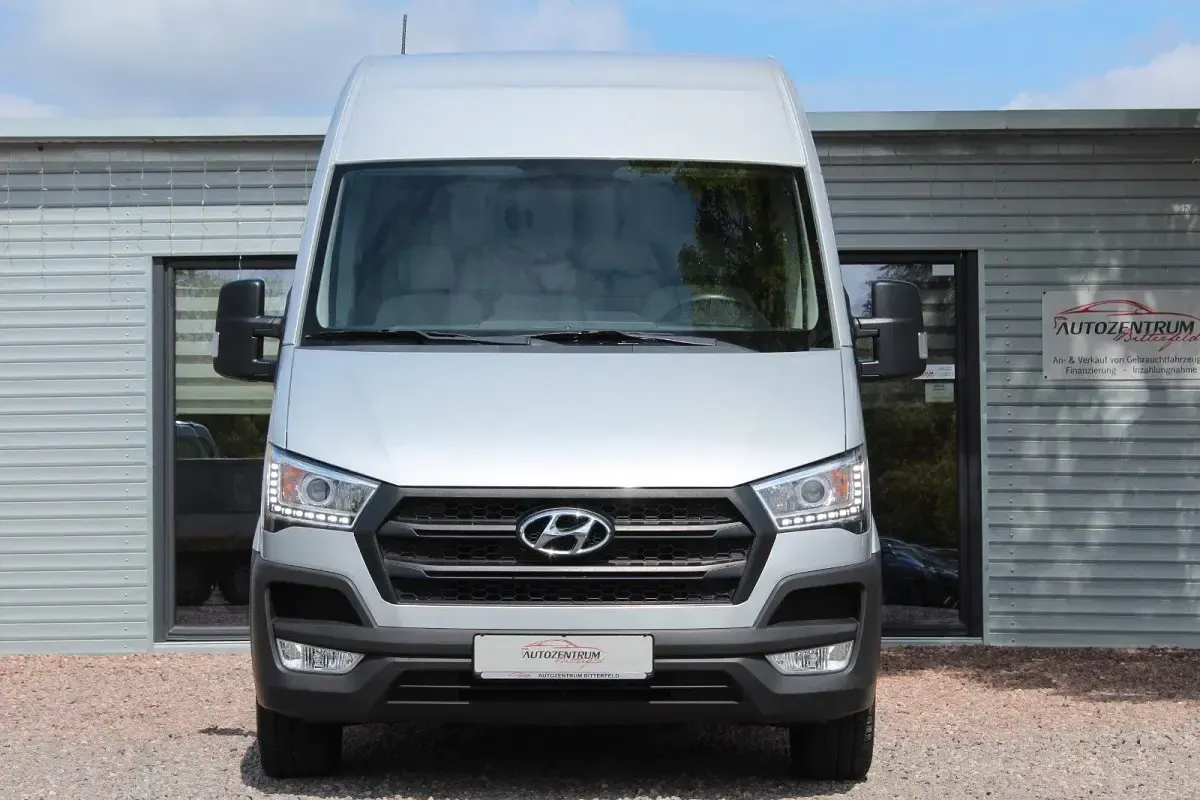 Gebraucht Hyundai H 350 170 PS (125 kW) 2018 Silber Van