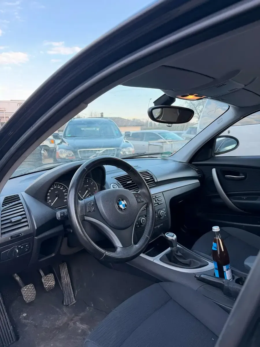 Gebraucht BMW 118 143 PS (105 kW) 2009 Schwarz Kleinwagen