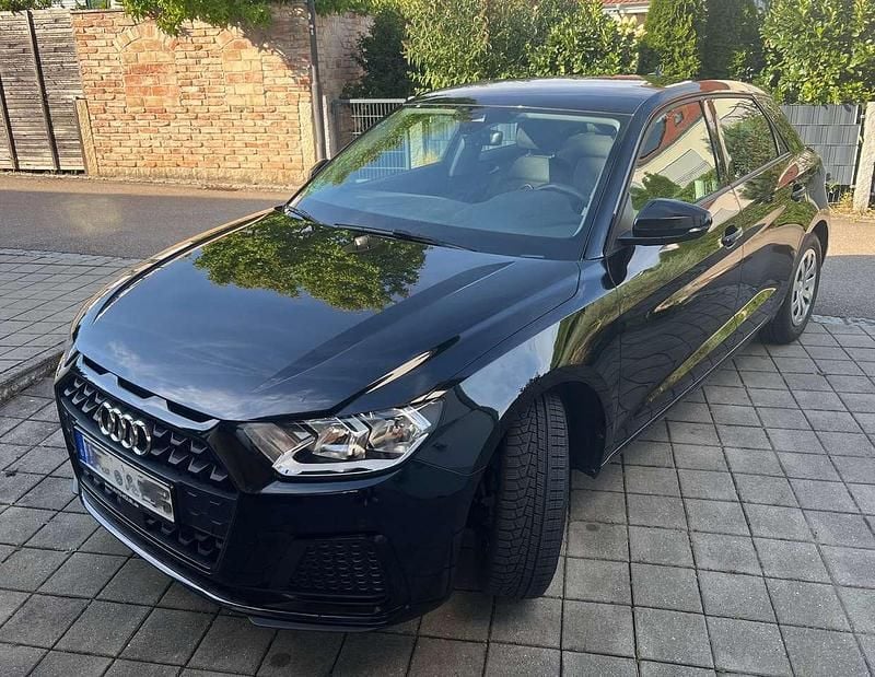 Schwarz Gebraucht 2020 Audi A1 Sportback Advanced Kleinwagen | 19.900 € (Superpreis) - Bild 1/4