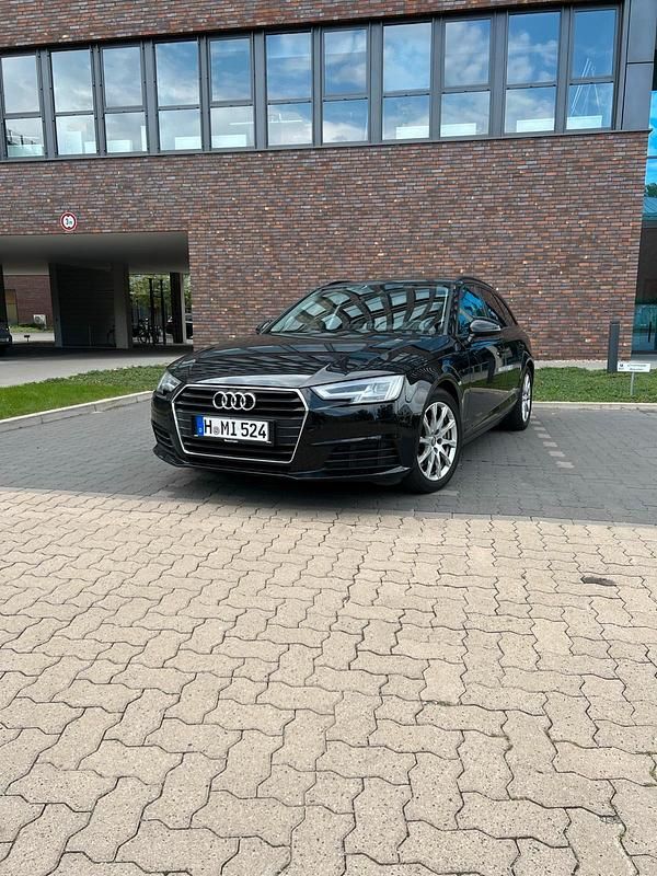 Schwarz Gebraucht 2017 Audi A4 Kombi | 14.200 € (Superpreis) - Bild 1/4