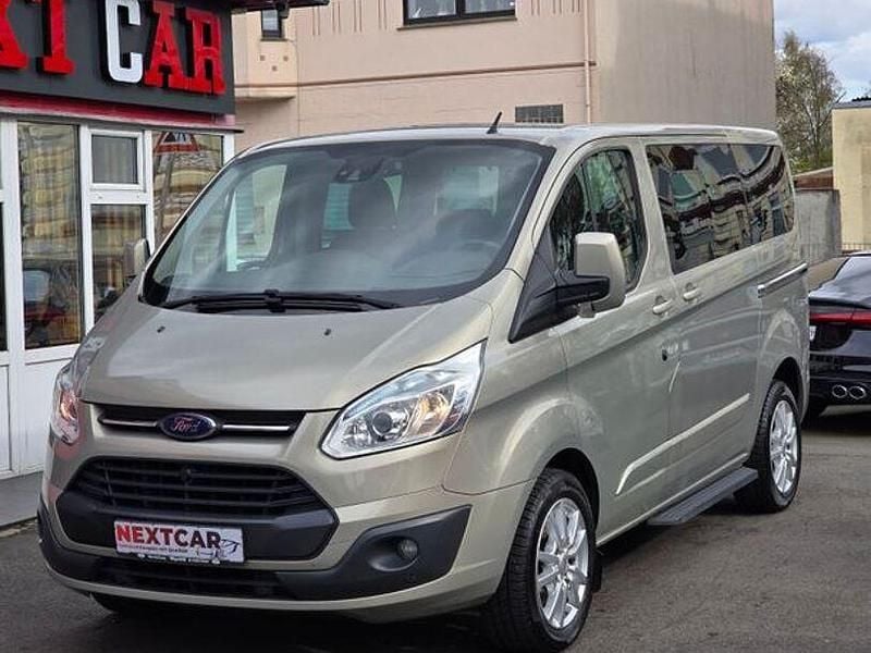 Gebraucht Ford Tourneo Custom Titanium 160 PS (117 kW) 2013 Grau Van